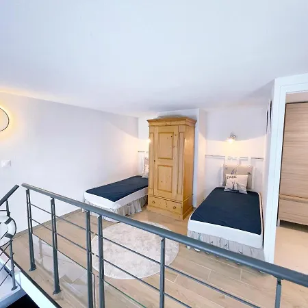 Apartment Loft Duplex Face Au Port, Grande Terrasse, Pied, Parking