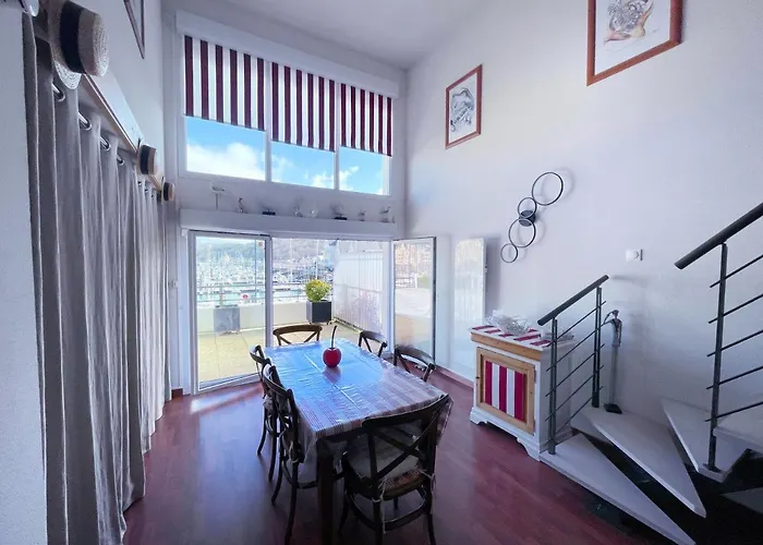 Apartment Loft Duplex Face Au Port, Grande Terrasse, Pied, Parking Dives-sur-Mer