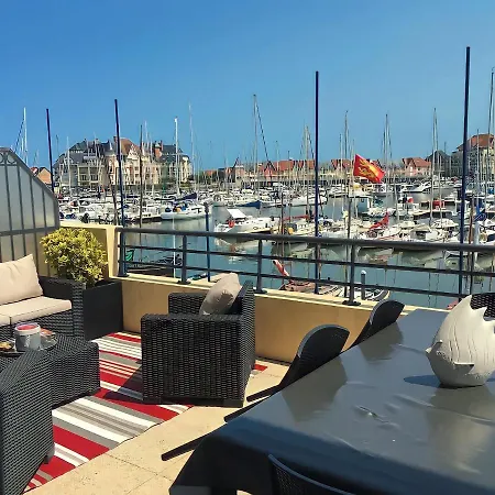 Duplex Loft With Terrace, Superb View Of Port Guillaume, 7 Minutes From The Dives-sur-Mer